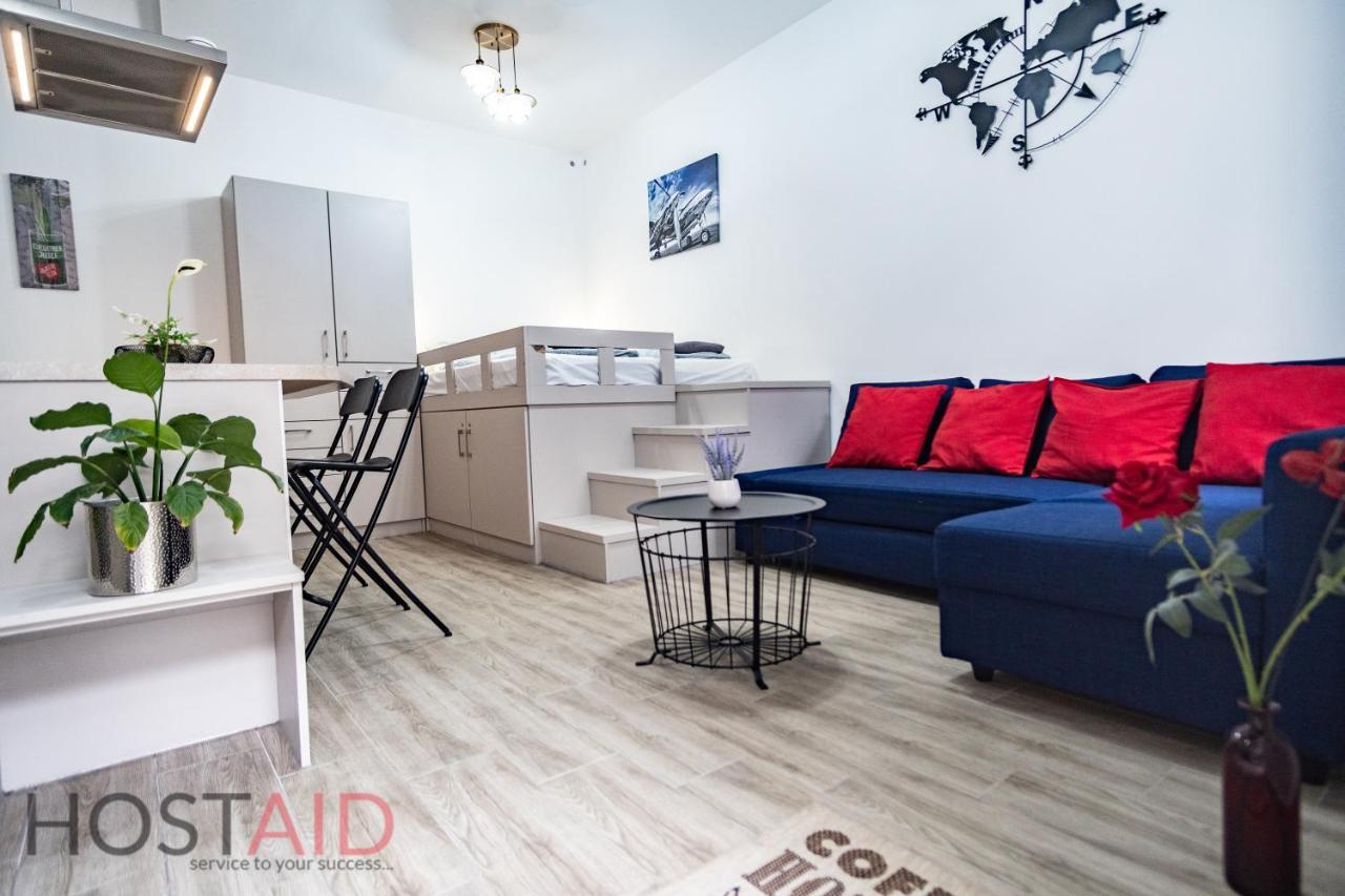 B17 Apartment - Hostaid Budapest Exterior photo